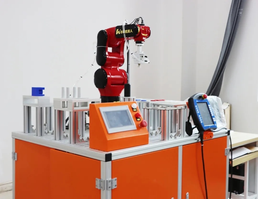 机器人，有“控”玩